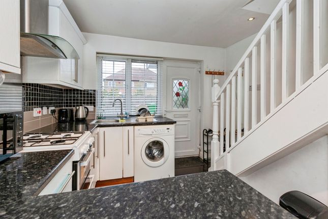 8, Redwood Gardens, Godolphin Road, Slough photo 4