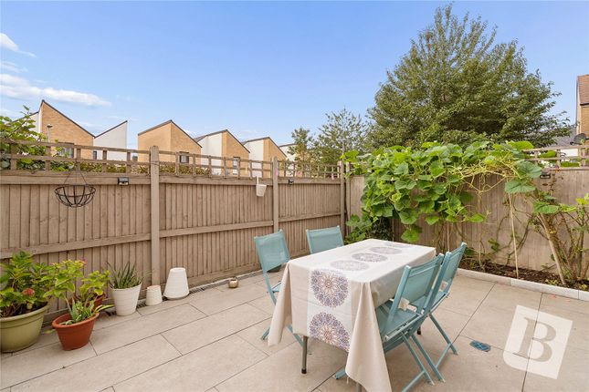 26, Morgan Crescent, Dagenham photo 4