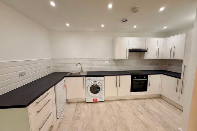 1-bed flat on 706 Armstrong House, Peterborough, £1,000/mo