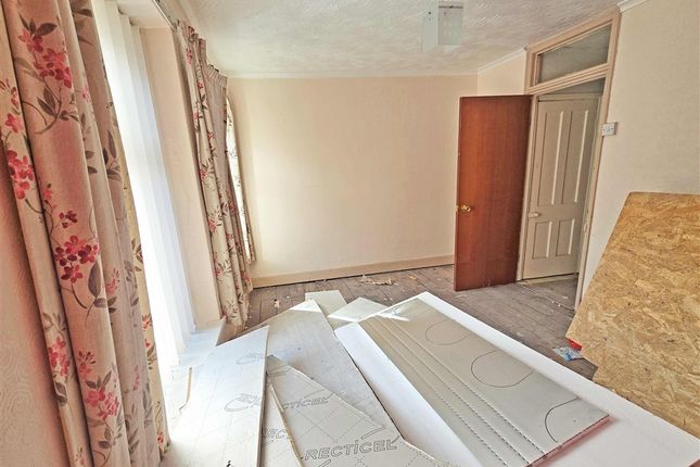 72, Princess Street, ABERTILLERY photo 2