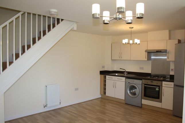 Thumbnail Terraced house to rent in Becketts Close, Grantham, Lincolnshire