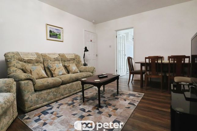 Flat 2, Sutherland Mansions, Park Lane, Cardiff photo 3