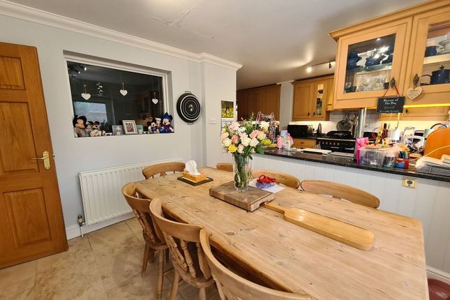 5, Sole Farm Road, Great Bookham photo 4