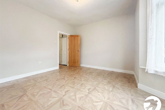 49, Pagitt Street, Kent photo 3