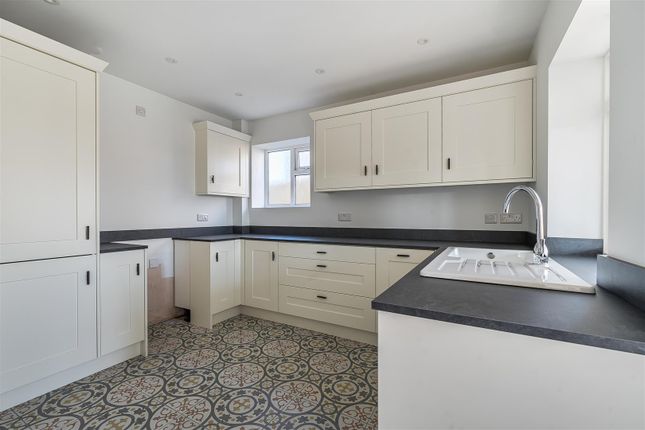 2, Orchard Leaze, Chippenham photo 2