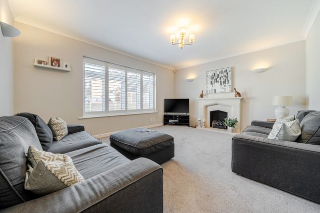 5, Norman Close, Orpington photo 4