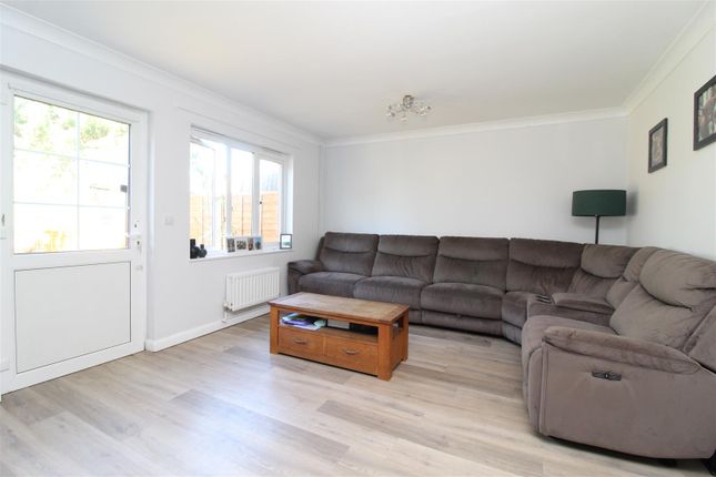 5, Cordingham Close, Whitstable photo 3
