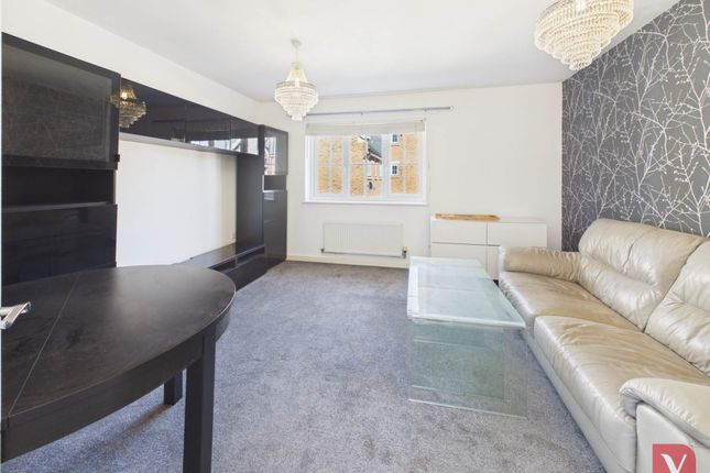 25, Russett Way, Dunstable photo 2