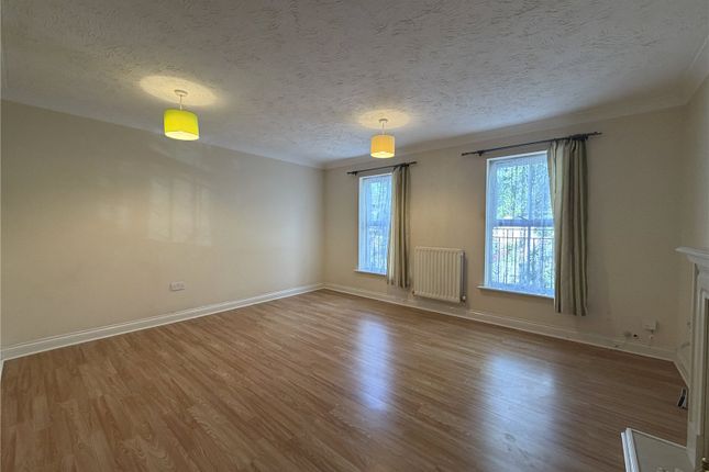 9, Chaucer Way, Slough photo 3