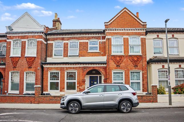 1-bed flat on Flat 1, London, £300,000