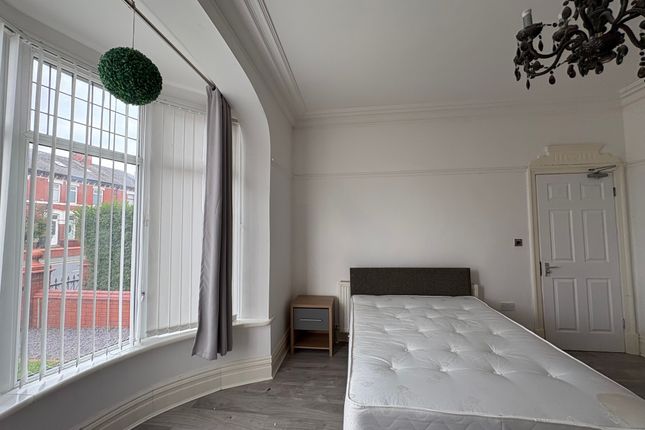 Room 1, 89, Westcliffe Drive, Blackpool photo 3