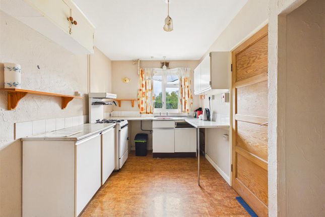 33, Cropton Road, Hull photo 4