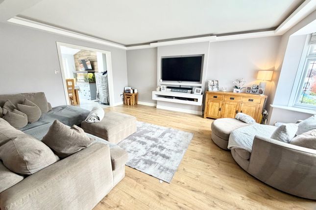42, Wychbury Road, Brierley Hill photo 3
