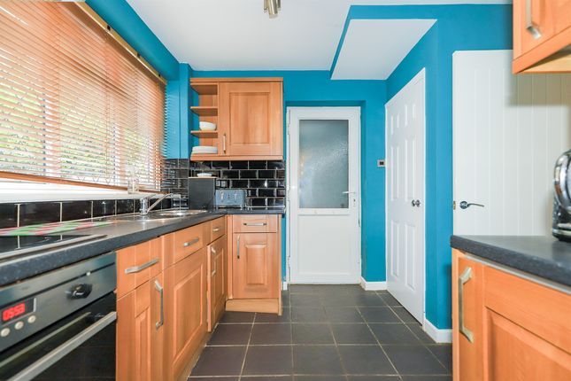 7, Pinfold Grove, Wolverhampton photo 4