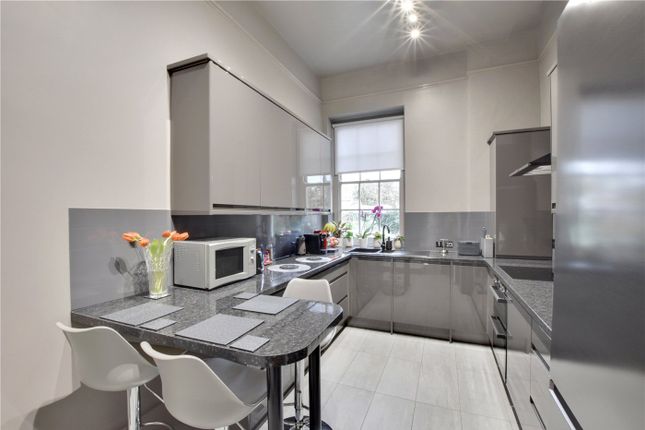 Flat for sale in Lee Park, Blackheath, London