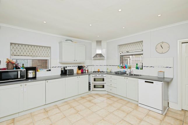 29, Doris Road, Derbyshire photo 3