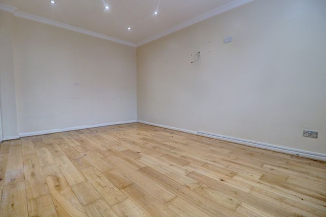 102, Bowerdean Road, Buckinghamshire photo 2