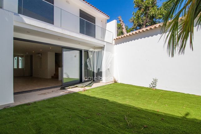 Terraced house for sale in Faro, Faro Sé E São Pedro, Faro