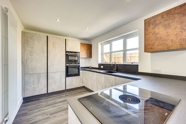 5, Benvenue Avenue, Leigh-on-sea photo 3