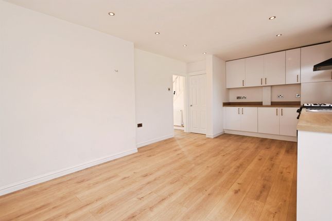 8, Gauden Road, Stourbridge photo 4