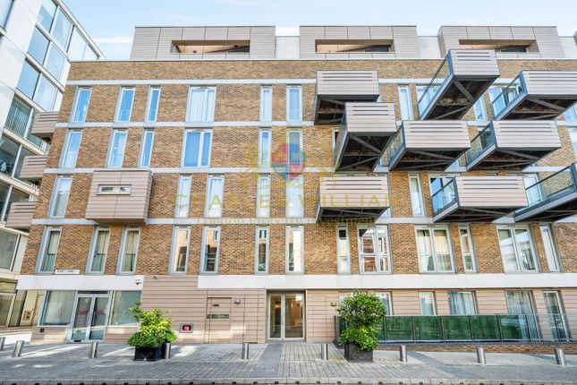 Thumbnail Studio to rent in Flat 11 Axis Court, 2 East Lane, London