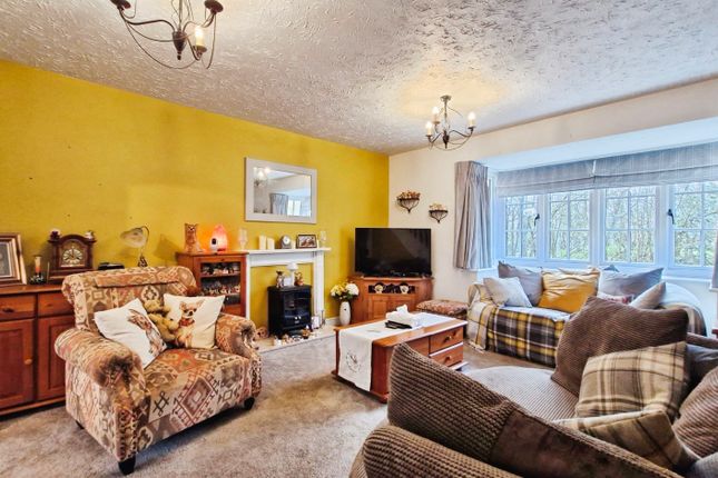 8, Goldney Court, Telford photo 3
