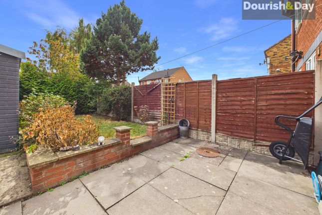 8 Bretton Gardens, Wolverhampton photo 3