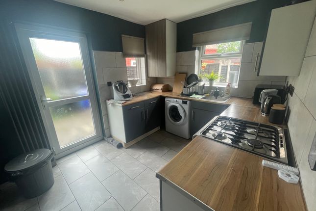 24, Walker Street, Ti[pton photo 2