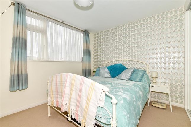 Maisonette for sale in Guildford Road, Horsham, West Sussex