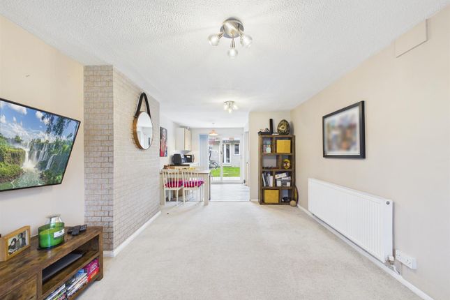 10, Cradley Walk, Aylesbury photo 4