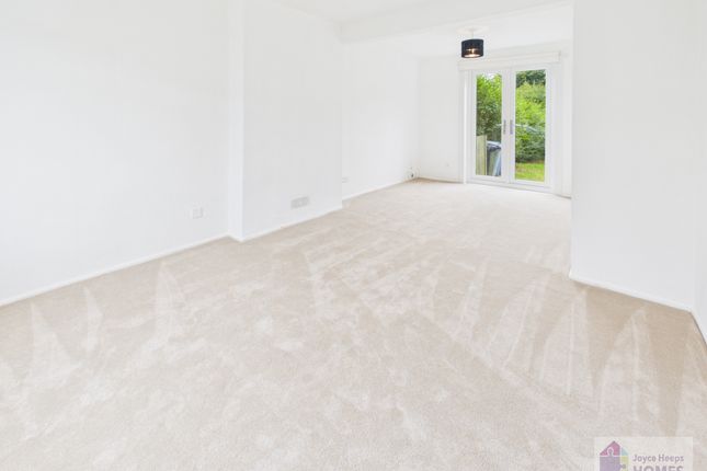 13, Shiel Avenue, East Mains, East Kilbride photo 3
