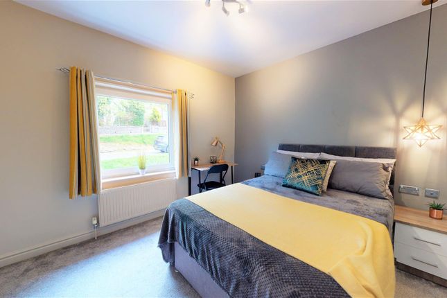 Room 3, 37, Greenfield Avenue, Shipley photo 2