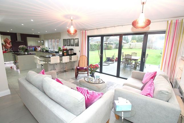 7 Kearton Close, Kenley photo 3