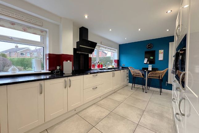 29, Clifton Close, Thornton Cleveleys photo 2