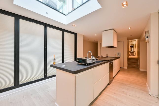 Terraced house to rent in Montpelier Place, Knightsbridge, London