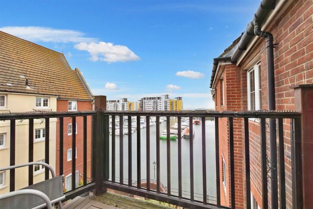 Flat for sale in Madeira Way, Eastbourne