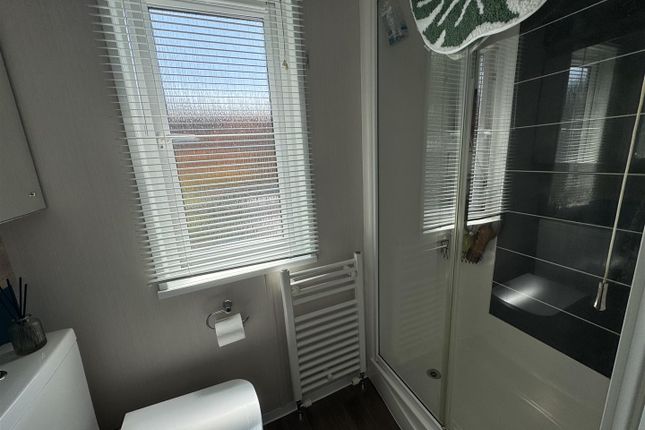 37, Thriftwood, Plaxdale Green Road, Sevenoaks photo 3