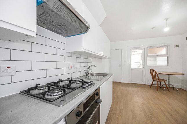 47A Macaulay Road, London, Greater London photo 2