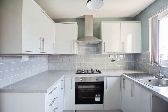 13, Hunters Way, Sheffield photo 3
