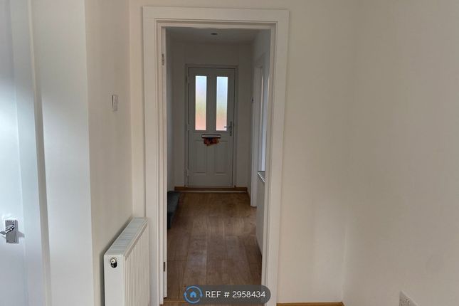Willow Drive, Hemsworth, Pontefract photo 4