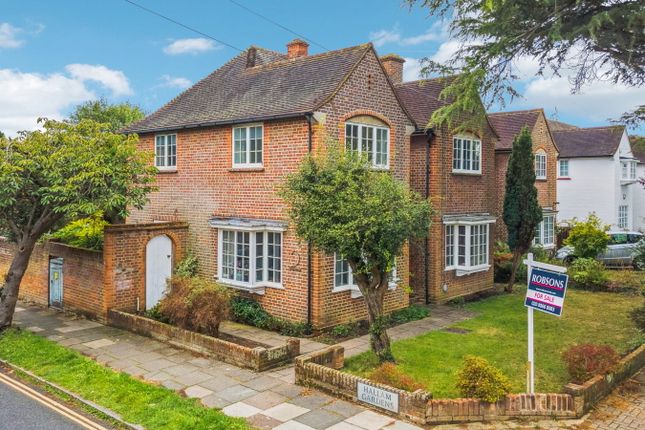 2, Hallam Gardens, Pinner photo 4