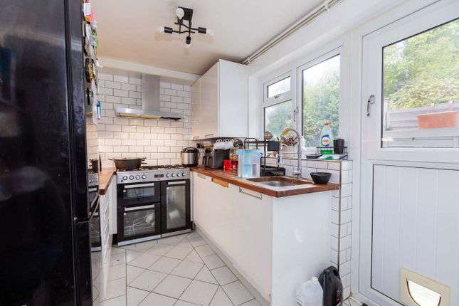Langton Close, Maidenhead photo 2