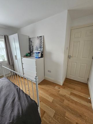 25, Locarno Road, Greenford photo 2