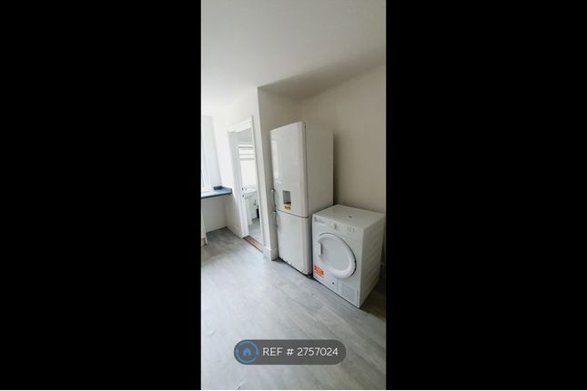 Upper Stone St, Flat Room, Maidstone photo 4