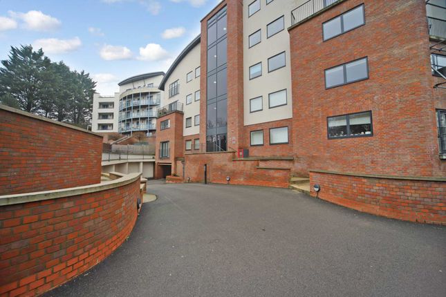 Flat to rent in Brookside Court, Tring