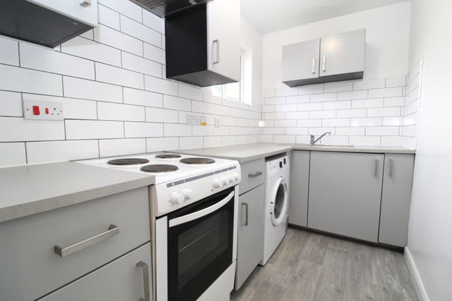 23, Abenberg Way, Brentwood photo 2