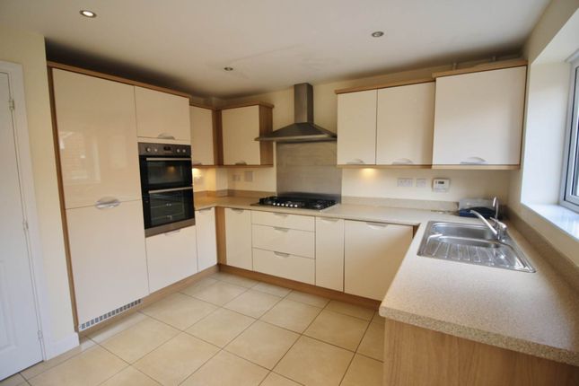 8, Lisa Head Avenue, Didcot photo 3