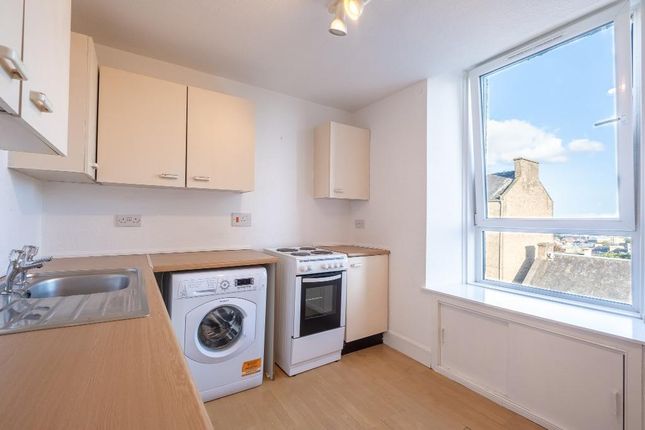 Thumbnail Flat to rent in 2/R, 17 Cleghorn Street, Dundee