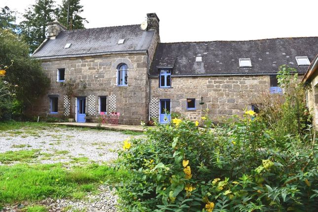 Detached house for sale in 22570 Lescouët-Gouarec, Côtes-D'armor, Brittany, France