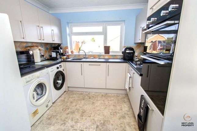 12 Morton Way, March photo 2